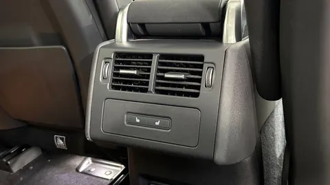 18 of 20 for Land Rover Discovery 3.0 D350 Dynamic HSE 5dr