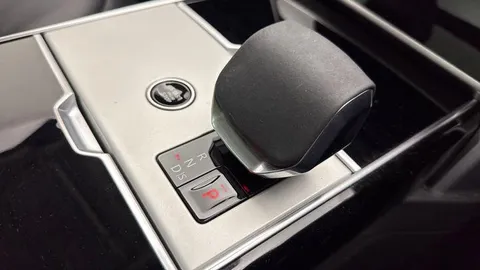 KW24LFP Land Rover Range Rover 3.0 P460e HSE 5dr Thumbnail #14