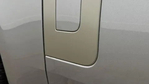 KW24LFP Land Rover Range Rover 3.0 P460e HSE 5dr Thumbnail #20