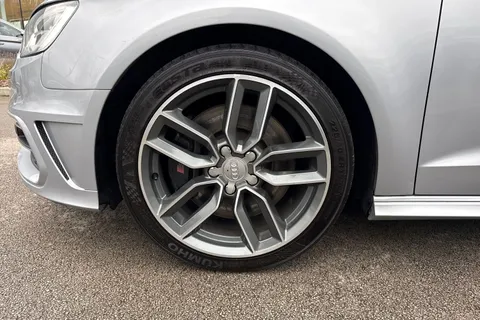 SV16RZO Audi S3 2.0 TFSI S Tronic quattro Euro 6 (s/s) 3dr (Nav) Thumbnail #10