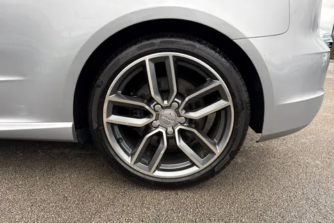 SV16RZO Audi S3 2.0 TFSI S Tronic quattro Euro 6 (s/s) 3dr (Nav) Thumbnail #11