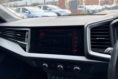 PY68CXC Audi A1 1.0 TFSI 30 Sport Sportback Euro 6 (s/s) 5dr Thumbnail #44