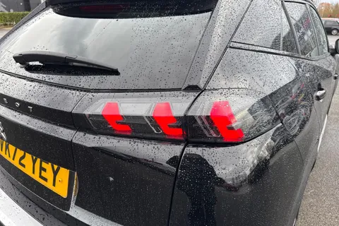 8 of 67 for PEUGEOT 2008 1.2 PureTech GT EAT Euro 6 (s/s) 5dr