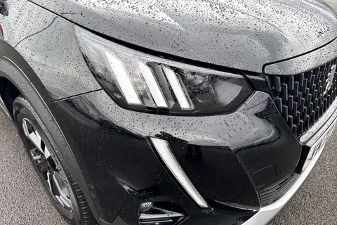 9 of 67 for PEUGEOT 2008 1.2 PureTech GT EAT Euro 6 (s/s) 5dr