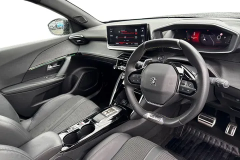 14 of 67 for PEUGEOT 2008 1.2 PureTech GT EAT Euro 6 (s/s) 5dr