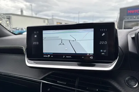 17 of 67 for PEUGEOT 2008 1.2 PureTech GT EAT Euro 6 (s/s) 5dr