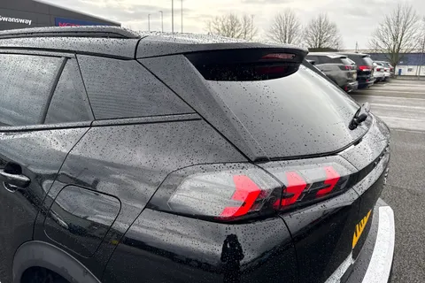 31 of 67 for PEUGEOT 2008 1.2 PureTech GT EAT Euro 6 (s/s) 5dr