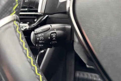 41 of 67 for PEUGEOT 2008 1.2 PureTech GT EAT Euro 6 (s/s) 5dr