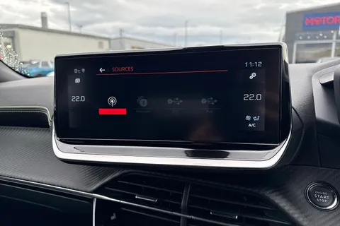 46 of 67 for PEUGEOT 2008 1.2 PureTech GT EAT Euro 6 (s/s) 5dr