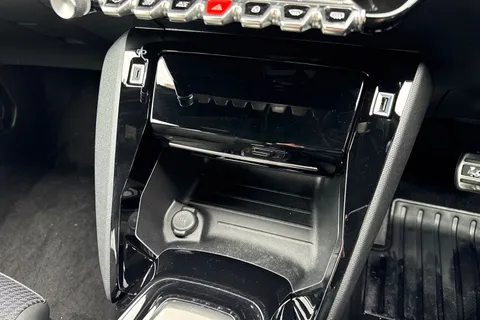 57 of 67 for PEUGEOT 2008 1.2 PureTech GT EAT Euro 6 (s/s) 5dr