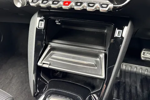 58 of 67 for PEUGEOT 2008 1.2 PureTech GT EAT Euro 6 (s/s) 5dr