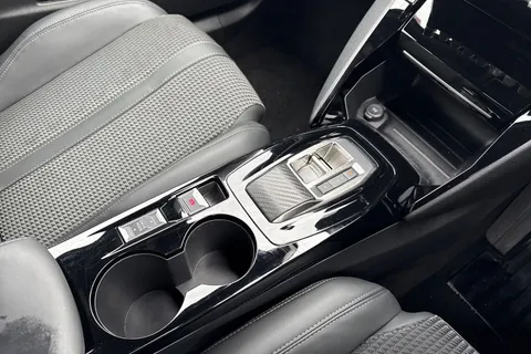 59 of 67 for PEUGEOT 2008 1.2 PureTech GT EAT Euro 6 (s/s) 5dr