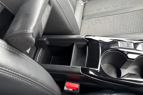 61 of 67 for PEUGEOT 2008 1.2 PureTech GT EAT Euro 6 (s/s) 5dr