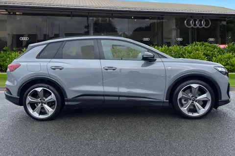  Audi Q4 e-tron 45 Black Edition Auto 5dr 82kWh Thumbnail #4