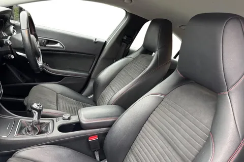 BX19MFN Mercedes-Benz Cla Class 1.6 CLA180 AMG Line Edition Coupe Euro 6 (s/s) 4dr Thumbnail #17