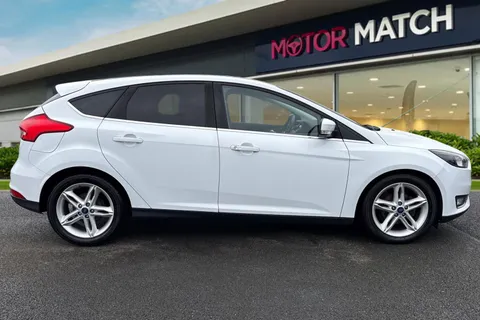 DE17EYX Ford Focus 1.0T EcoBoost Titanium Euro 6 (s/s) 5dr Thumbnail #4