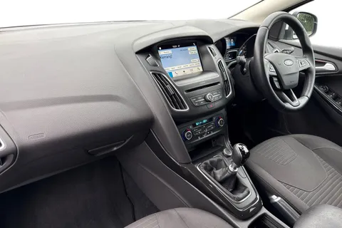 DE17EYX Ford Focus 1.0T EcoBoost Titanium Euro 6 (s/s) 5dr Thumbnail #10