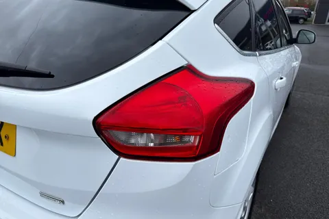 DE17EYX Ford Focus 1.0T EcoBoost Titanium Euro 6 (s/s) 5dr Thumbnail #17