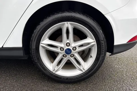 DE17EYX Ford Focus 1.0T EcoBoost Titanium Euro 6 (s/s) 5dr Thumbnail #24