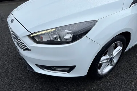 DE17EYX Ford Focus 1.0T EcoBoost Titanium Euro 6 (s/s) 5dr Thumbnail #27