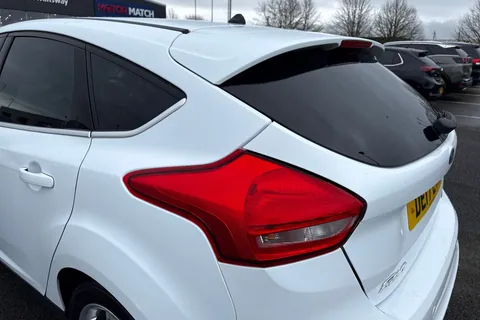 DE17EYX Ford Focus 1.0T EcoBoost Titanium Euro 6 (s/s) 5dr Thumbnail #32