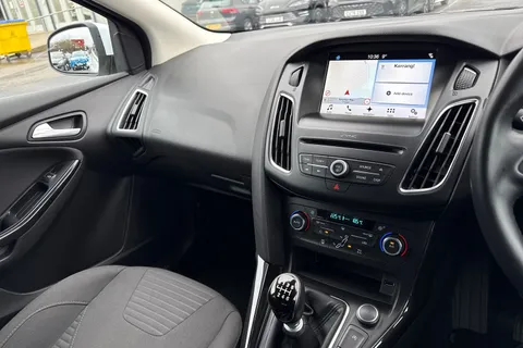 DE17EYX Ford Focus 1.0T EcoBoost Titanium Euro 6 (s/s) 5dr Thumbnail #46