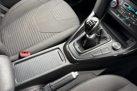 DE17EYX Ford Focus 1.0T EcoBoost Titanium Euro 6 (s/s) 5dr Thumbnail #59