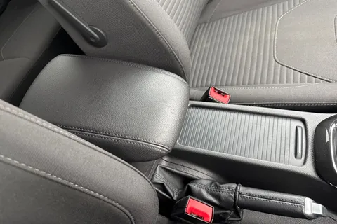 DE17EYX Ford Focus 1.0T EcoBoost Titanium Euro 6 (s/s) 5dr Thumbnail #60