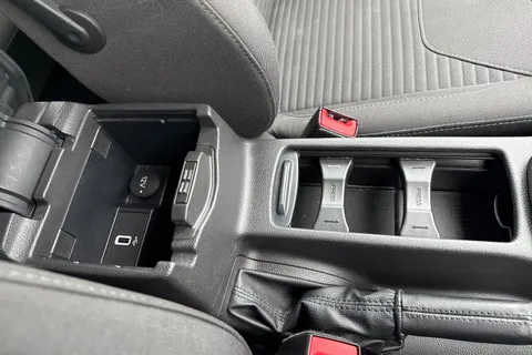 DE17EYX Ford Focus 1.0T EcoBoost Titanium Euro 6 (s/s) 5dr Thumbnail #61