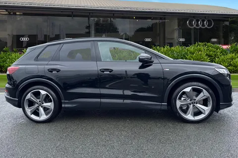 Audi Q4 e-tron 45 Black Edition Auto 5dr 82kWh Thumbnail #4