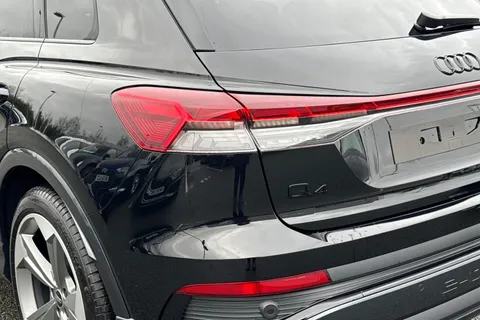 Audi Q4 e-tron 45 Black Edition Auto 5dr 82kWh Thumbnail #8