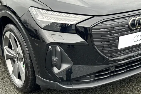 Audi Q4 e-tron 45 Black Edition Auto 5dr 82kWh Thumbnail #9