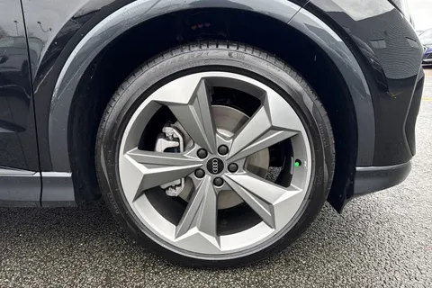 Audi Q4 e-tron 45 Black Edition Auto 5dr 82kWh Thumbnail #10
