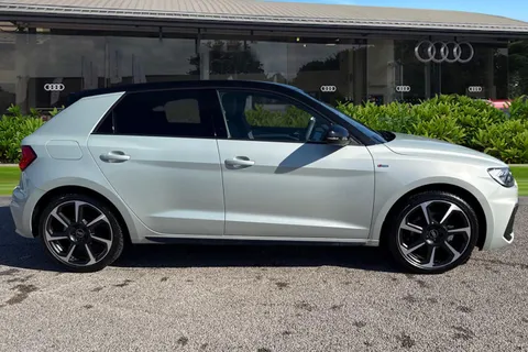  Audi A1 1.0 TFSI 30 Black Edition Sportback S Tronic Euro 6 (s/s) 5dr Thumbnail #4