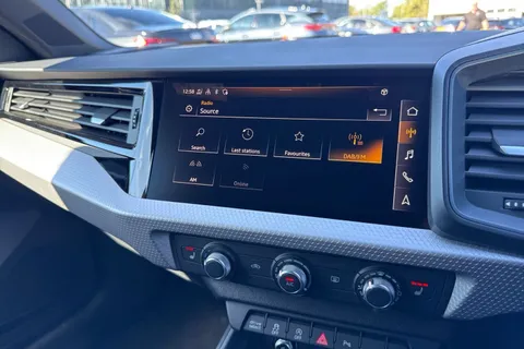  Audi A1 1.0 TFSI 30 Black Edition Sportback S Tronic Euro 6 (s/s) 5dr Thumbnail #30