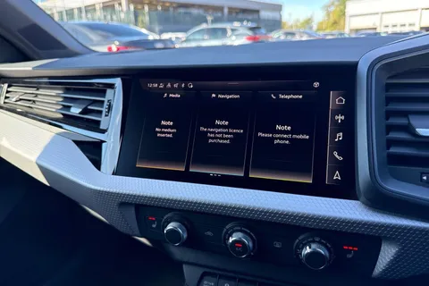  Audi A1 1.0 TFSI 30 Black Edition Sportback S Tronic Euro 6 (s/s) 5dr Thumbnail #33