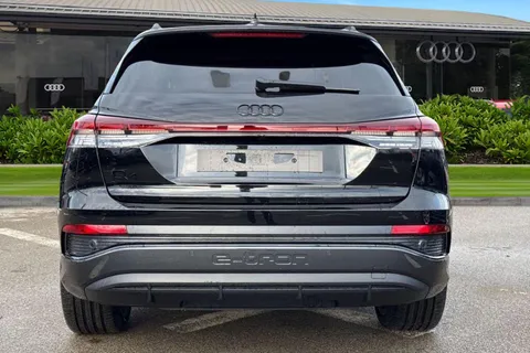 Audi Q4 e-tron 45 Black Edition Auto 5dr 82kWh Thumbnail #5