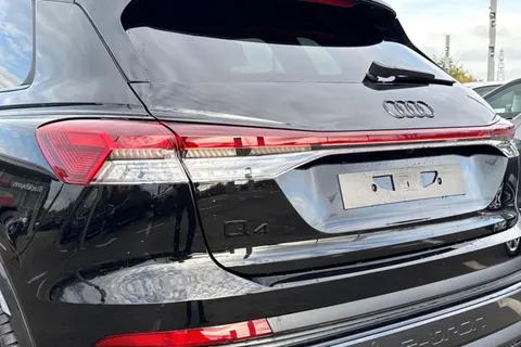 Audi Q4 e-tron 45 Black Edition Auto 5dr 82kWh Thumbnail #8