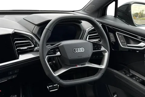 Audi Q4 e-tron 45 Black Edition Auto 5dr 82kWh Thumbnail #18