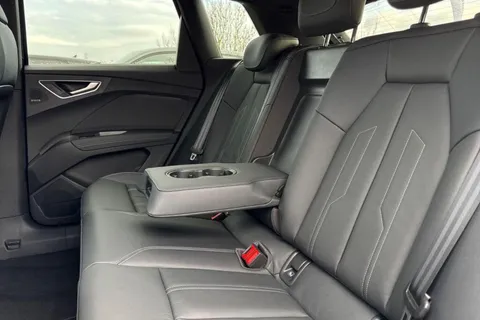 Audi Q4 e-tron 45 Black Edition Auto 5dr 82kWh Thumbnail #19