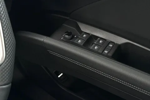 Audi Q4 e-tron 45 Black Edition Auto 5dr 82kWh Thumbnail #35