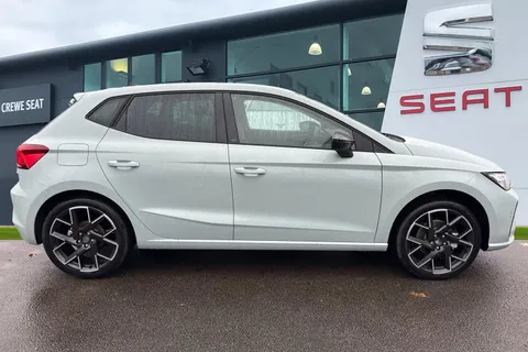  SEAT Ibiza 1.0 TSI FR Sport Euro 6 (s/s) 5dr Thumbnail #4