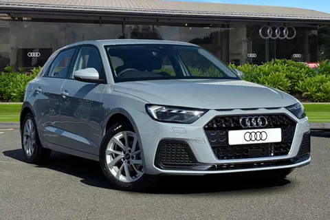 Audi A1 1.0 TFSI 30 Sport Sportback S Tronic Euro 6 (s/s) 5dr Thumbnail #2