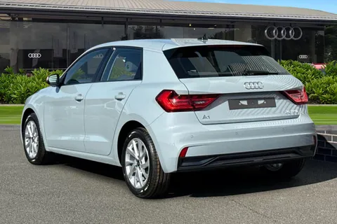  Audi A1 1.0 TFSI 30 Sport Sportback S Tronic Euro 6 (s/s) 5dr Thumbnail #3