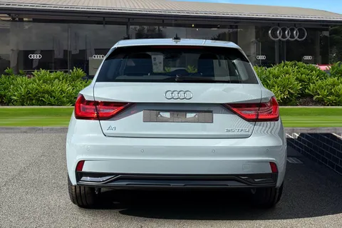  Audi A1 1.0 TFSI 30 Sport Sportback S Tronic Euro 6 (s/s) 5dr Thumbnail #5