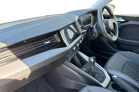  Audi A1 1.0 TFSI 30 Sport Sportback S Tronic Euro 6 (s/s) 5dr Thumbnail #15