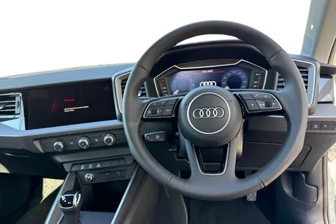  Audi A1 1.0 TFSI 30 Sport Sportback S Tronic Euro 6 (s/s) 5dr Thumbnail #18