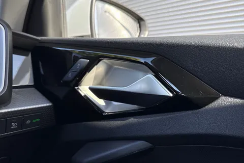  Audi A1 1.0 TFSI 30 Sport Sportback S Tronic Euro 6 (s/s) 5dr Thumbnail #21