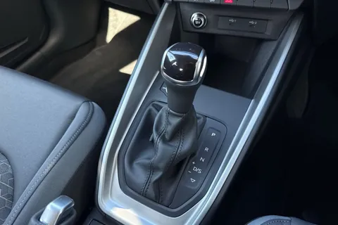  Audi A1 1.0 TFSI 30 Sport Sportback S Tronic Euro 6 (s/s) 5dr Thumbnail #23