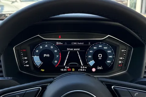  Audi A1 1.0 TFSI 30 Sport Sportback S Tronic Euro 6 (s/s) 5dr Thumbnail #25